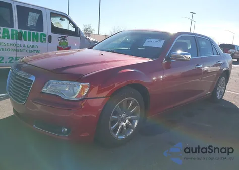 2013 Chrysler 300C z USA, uszkodzony, nr VIN 2C3CCAEGXDH612146